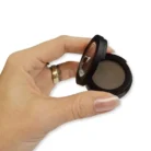 wenkbrauw_compact-hand-min-jpg.webp